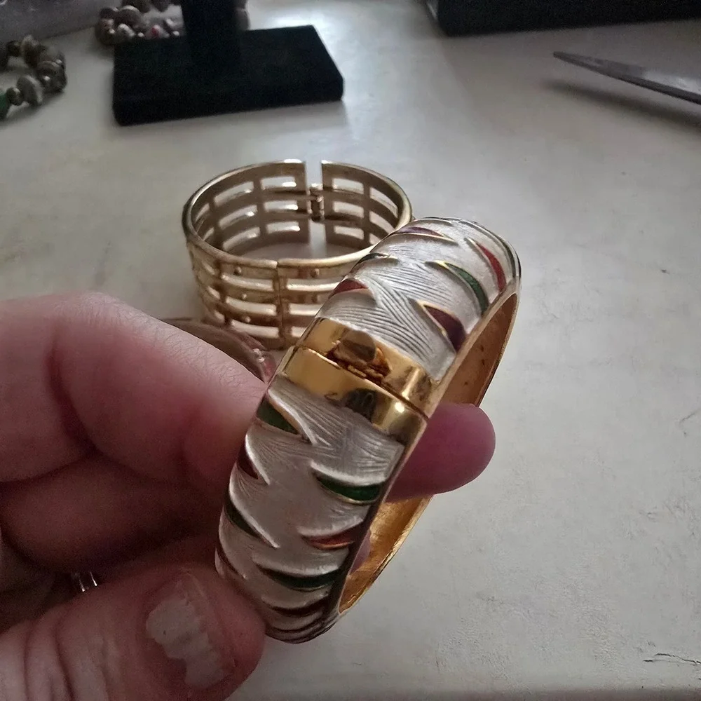 Vintage Style Enamel Gold Tone Bangle Bracelet Lot Floral Cage Textured 3pc Set